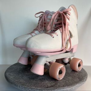Vintage Style White And Light Pink Roller Skates Blades
